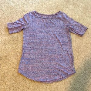Loft outlet XS woman’s tee with sleeves that hit above elbow
